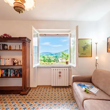 Апартаменты Il Cortiletto Di Marina: Pet Friendly Garden Flat Near Stresa - Happy