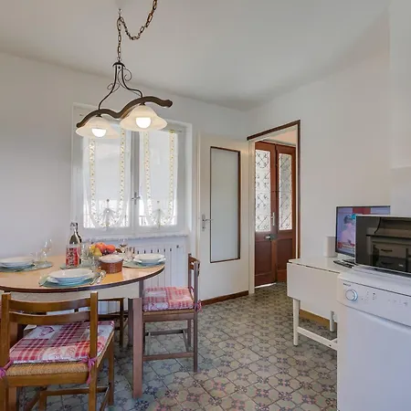Il Cortiletto Di Marina: Pet Friendly Garden Flat Near Stresa - Happy Brovello-Carpugnino