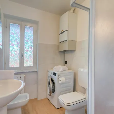 Il Cortiletto Di Marina: Pet Friendly Garden Flat Near Stresa - Happy