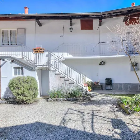 Апартаменты Il Cortiletto Di Marina: Pet Friendly Garden Flat Near Stresa - Happy
