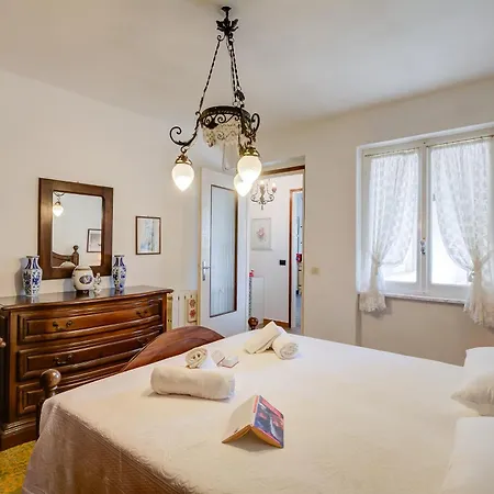 Апартаменты Il Cortiletto Di Marina: Pet Friendly Garden Flat Near Stresa - Happy