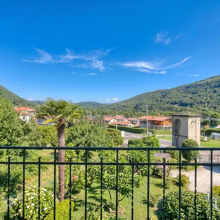 Апартаменты Il Cortiletto Di Marina: Pet Friendly Garden Flat Near Stresa - Happy Brovello-Carpugnino