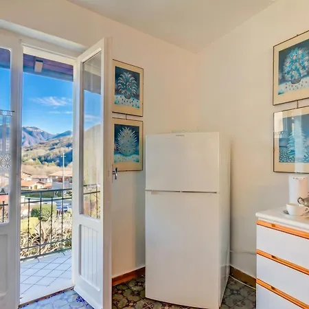 Il Cortiletto Di Marina: Pet Friendly Garden Flat Near Stresa - Happy Brovello-Carpugnino